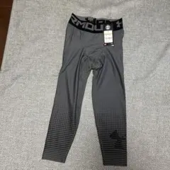 新品　短丈アンダーアーマースパッツ