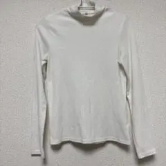 ホワイトタートルネック長袖トップス　Mサイズ　春　薄手