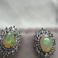 オパールとキュービックジルコニアのピアス