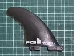 FCS2フィン M PERFORMER SOFT FLEX ソフト ボトム見て右