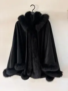 【美品】sagafurs カシミア100％ フォックス　ポンチョ　フード付 Ｌ