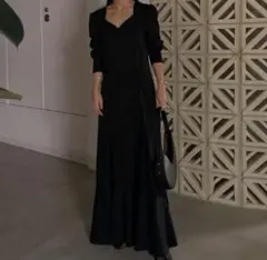 AMERI PENTAGON NECK FOLD HEM DRESS