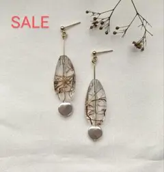 【SALE】ハンドメイドアクセサリー　ゴールドピアス