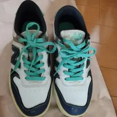 最終　ニューバランス NEW balance スニーカー 272