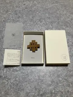sukima. スキマ　木製ブローチ