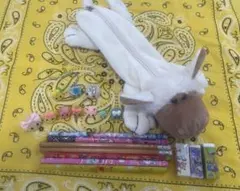 羊の形のぬいぐるみペンケース
