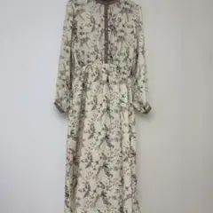 花柄クリーム色マキシワンピース