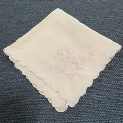 ポケットチーフ　シルク　手刺繍　サーモンピンク