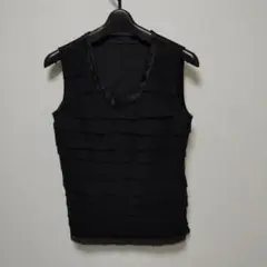 黒いフリルノースリーブトップス ランバンコレクション