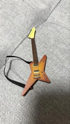 ミニチュア　ギター　マスコット4 RED