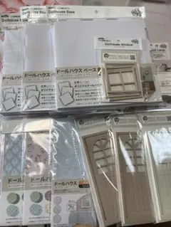 セリア　ドールハウスベース　腰板　壁紙　ドア　窓枠　素材セット