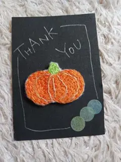 カボチャ　刺繍ブローチハンドメイドアクセサリー野菜ハロウィーン