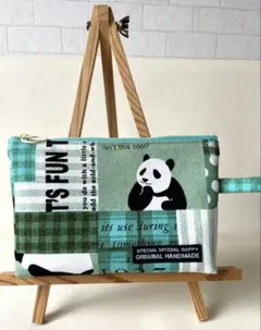 ハンドメイド　ポーチ　パンダ　グリーン