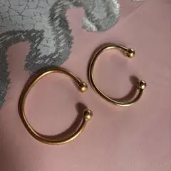 ゴールドオープンバングル フリーサイズ　マグネット　ペア　シンプル