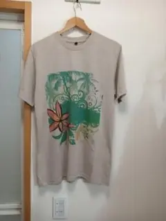 新品　フラワーグラフィックプリント Tシャツ ベージュ　L