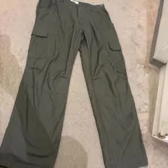 オリーブグリーン カーゴパンツ