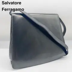 サルバトーレ フェラガモ ショルダーバッグ 黒 エナメル パテント レザー