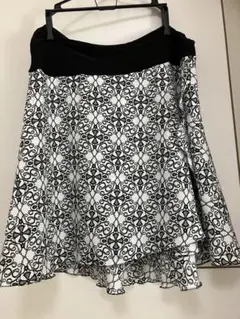 Temps Lie タンリエ　バレエスカート L 白黒花柄