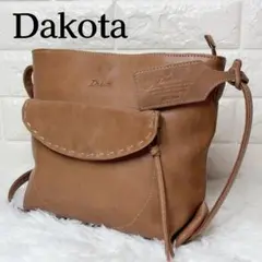 Dakota 本革 レザー ショルダーバッグ ジップ開閉 ポケット オーク