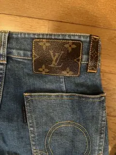 LOUIS VUITTON ブーツカット　デニムパンツ　フレア　モノグラム　40 LOUIS VUITTON ブーツカット デニムパンツ フレア モノグラム 40