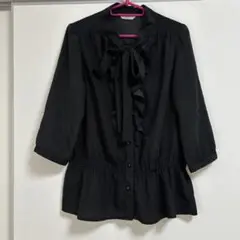 黒のドット柄　リボン　フリル七分袖シャツ　秋　M