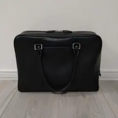 ブラックレザービジネスバッグ