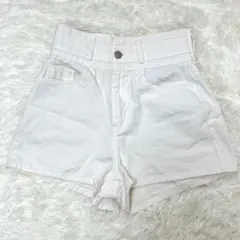 STEADY 26(S) ハイウエストショートパンツ 夏コーデ 脚長効果