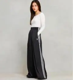 adidas サテンワイドレッグトラックパンツ　IU2520