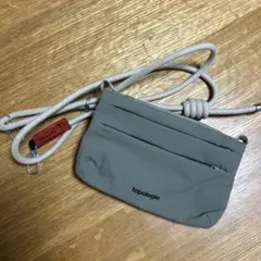 topologie グレー サコッシュ