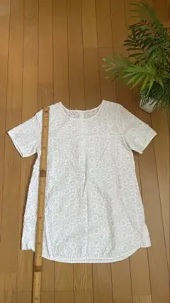 ホワイト 半袖シャツ 円形模様刺繍 インド綿