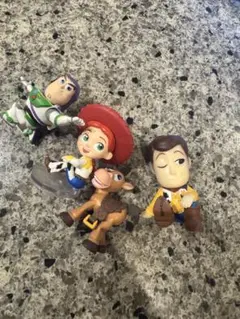 ディズニー こっち向いてfig.トイストーリー 肩ズン ガチャガチャ ピクサー