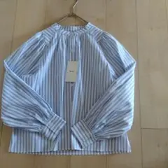 【新品タグ付】My:niaマイニア☆ノーカラーストライプブラウス／シャツ
