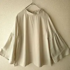 【BEAMS】 ベージュ フレアスリーブ ブラウス