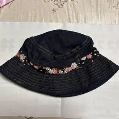 刺繍入りキャップ