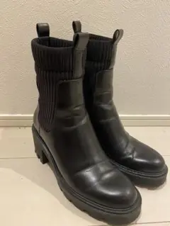 ZARA ヒールトラックソール付きソックス風アンクルブーツ
