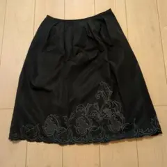 『49AV.ジュンコシマダ』花柄刺繍膝丈フレアスカート黒レディースサイズ38（M
