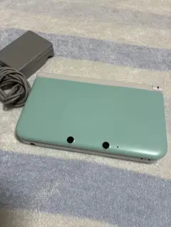 ニンテンドー3DS LL ミン×ホワイト 本体 充電器付き