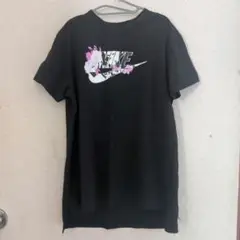 Nike ブラック Tシャツ フラワープリント