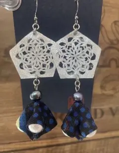 切り絵ピアス　切り絵とアフリカ布のコラボ　④