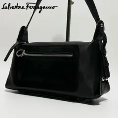 【極美品】Ferragamo レザー ショルダーバッグ ガンチーニ シルバー金具