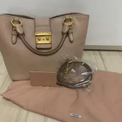 miumiu マドラス ピンクベージュ 極美品