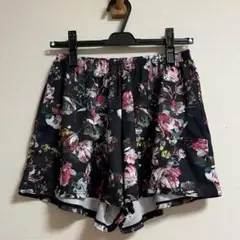 アプリエット レディースフィットネスウェア　 ショートパンツ　花柄