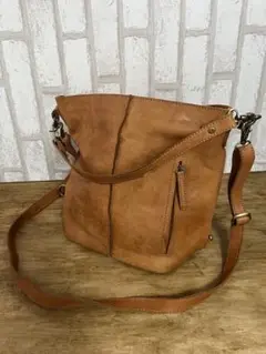 PEAKSPEAK 本革バッグ　牛革　ショルダーバッグ　リュック