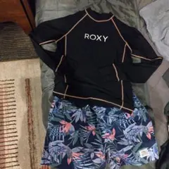 ROXY トロピカル柄 サーフパンツ・ラッシュガードセット