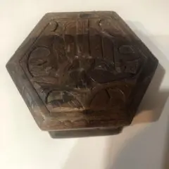 木製六角形ボックス 彫刻
