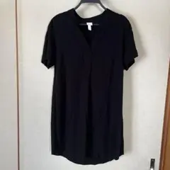 H&M ブラック 半袖 Vネック