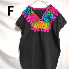 【刺繍入り】半袖トップス　Tシャツ　花柄　フラワー　黒　ブラック　F　海外　US