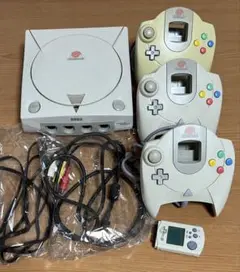 ドリームキャスト本体とコントローラ3個メモリーカード1個