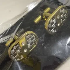 カフスボタン