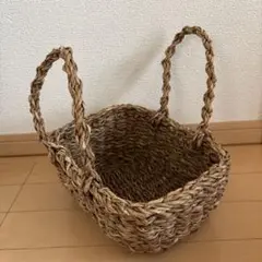 カゴ　入れ物